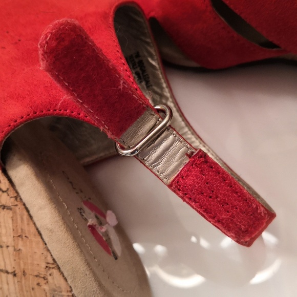 Bandolino suede wedge sandals, sz 7 - Picture 5 of 7